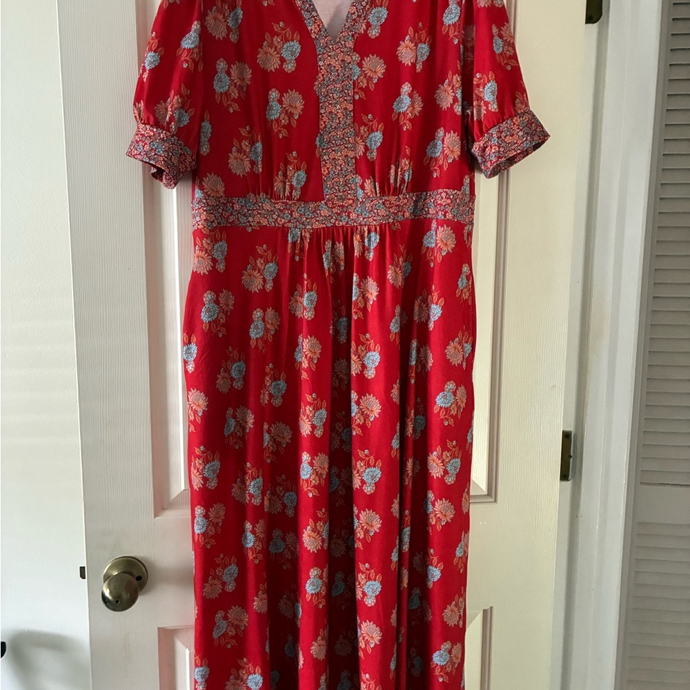 Orange/Red Floral V-Neck Midi Dress